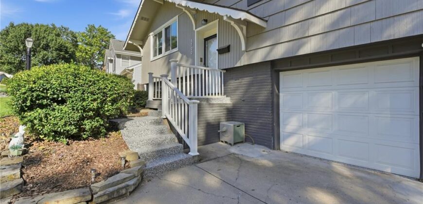 1700 NE 67th Place, Gladstone, MO 64118