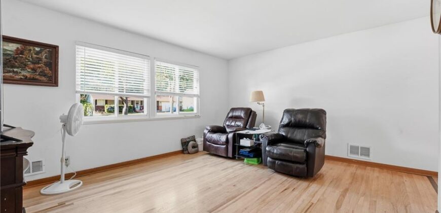 1700 NE 67th Place, Gladstone, MO 64118