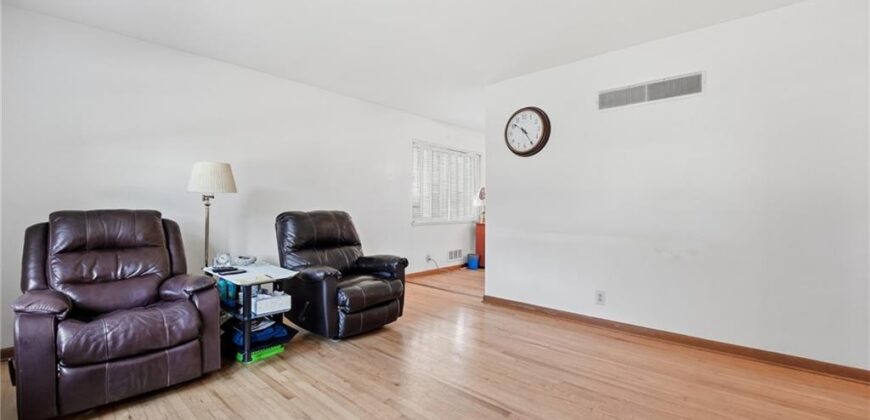 1700 NE 67th Place, Gladstone, MO 64118