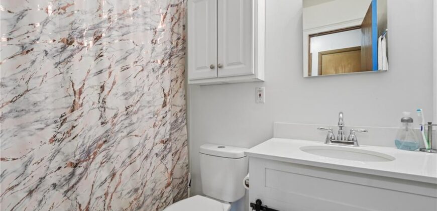 1700 NE 67th Place, Gladstone, MO 64118