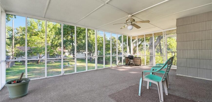 1700 NE 67th Place, Gladstone, MO 64118