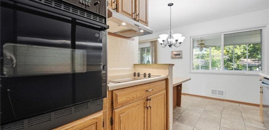 1700 NE 67th Place, Gladstone, MO 64118