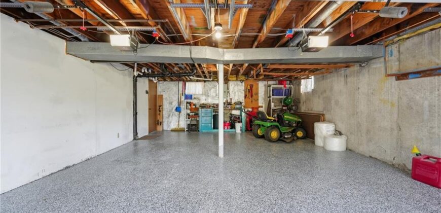 1700 NE 67th Place, Gladstone, MO 64118
