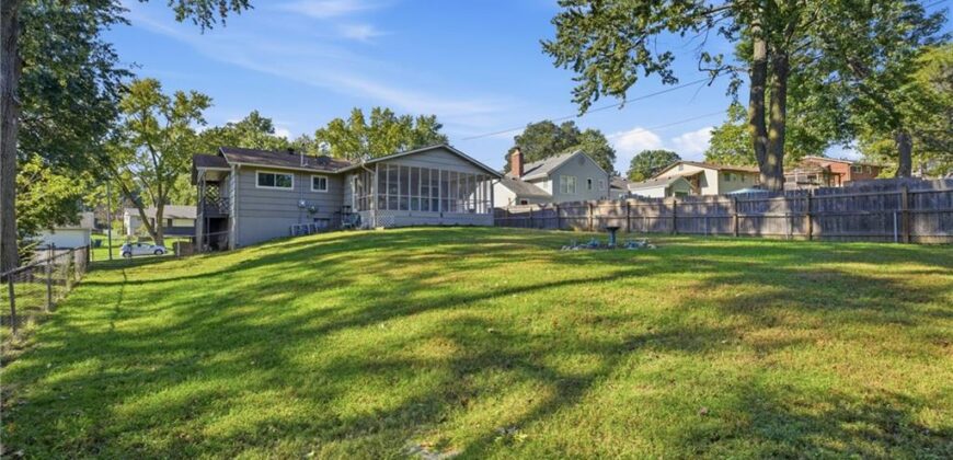 1700 NE 67th Place, Gladstone, MO 64118