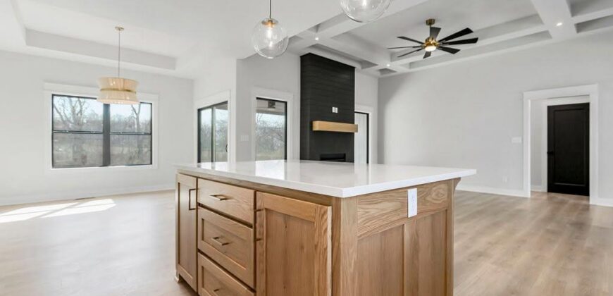2313 Larkspur Lane, Kearney, MO 64060