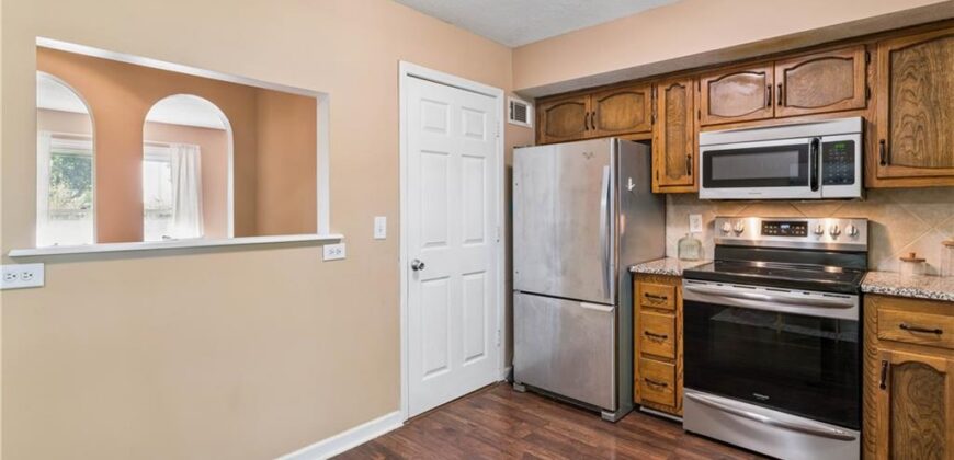 700 NE 55TH Street, Kansas City, MO 64118