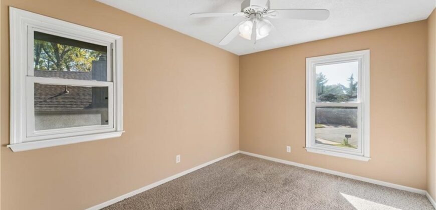 700 NE 55TH Street, Kansas City, MO 64118
