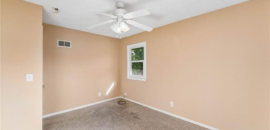 700 NE 55TH Street, Kansas City, MO 64118