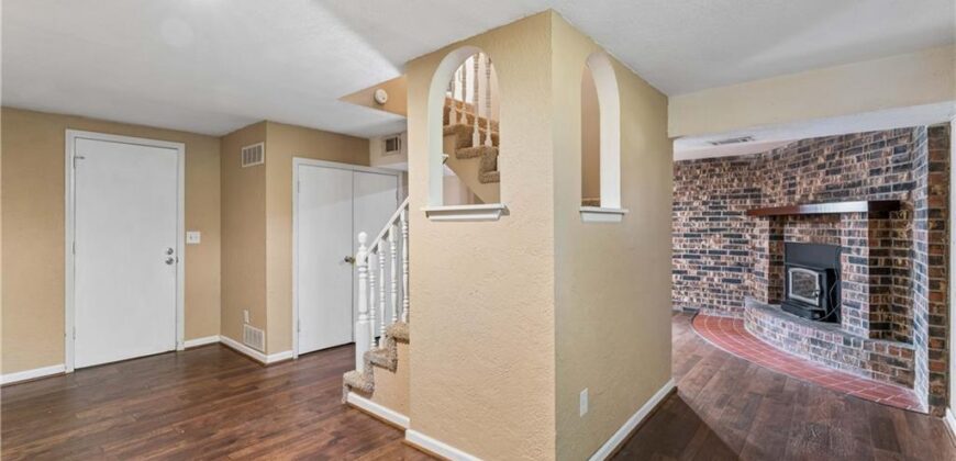 700 NE 55TH Street, Kansas City, MO 64118