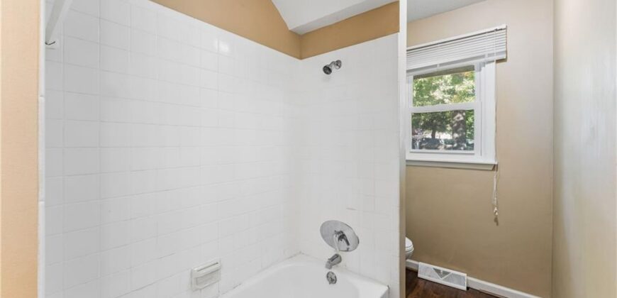 700 NE 55TH Street, Kansas City, MO 64118