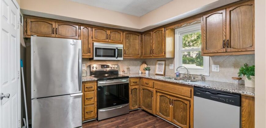 700 NE 55TH Street, Kansas City, MO 64118