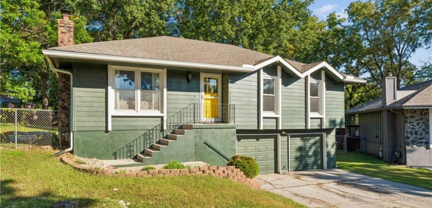 700 NE 55TH Street, Kansas City, MO 64118