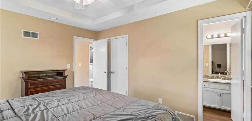700 NE 55TH Street, Kansas City, MO 64118