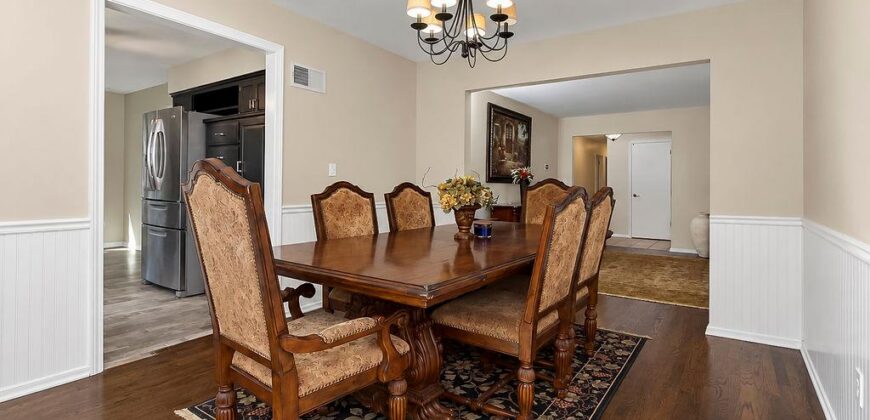 8148 NW Twin Oaks Drive, Kansas City, MO 64151