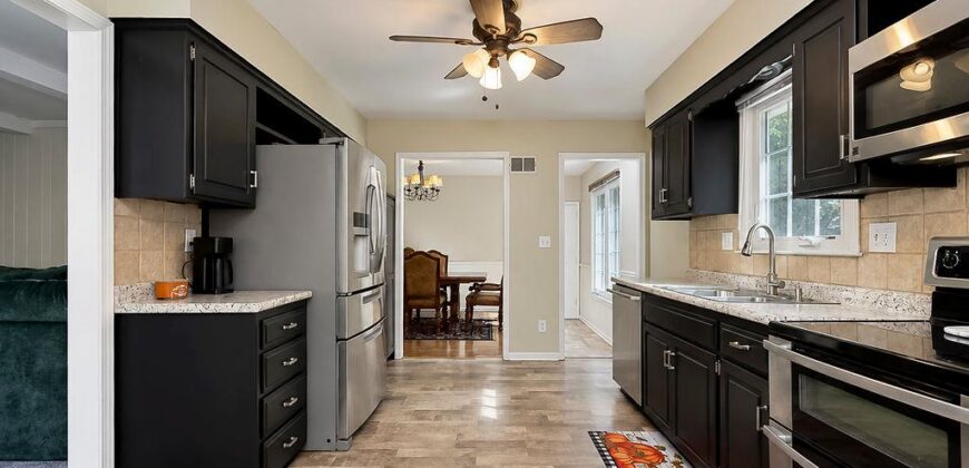 8148 NW Twin Oaks Drive, Kansas City, MO 64151