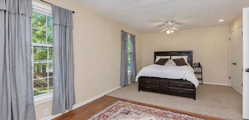 8148 NW Twin Oaks Drive, Kansas City, MO 64151