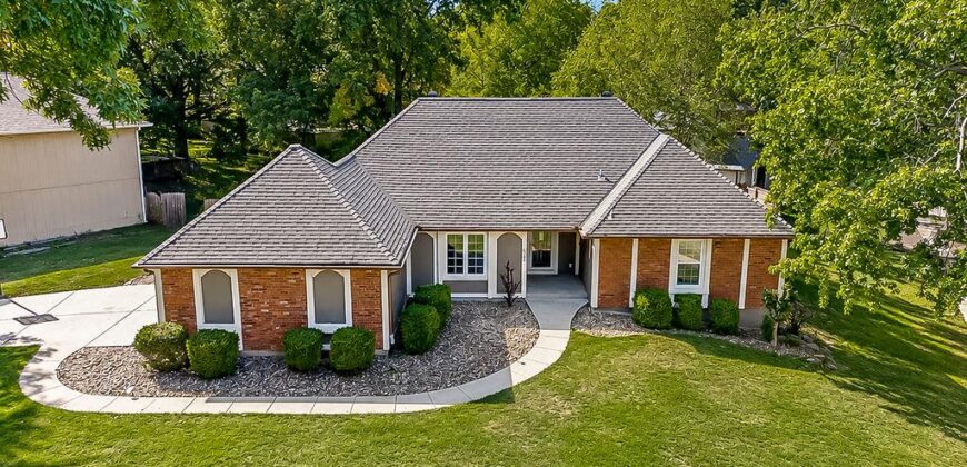 8148 NW Twin Oaks Drive, Kansas City, MO 64151