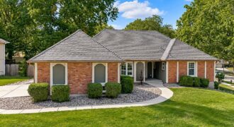 8148 NW Twin Oaks Drive, Kansas City, MO 64151