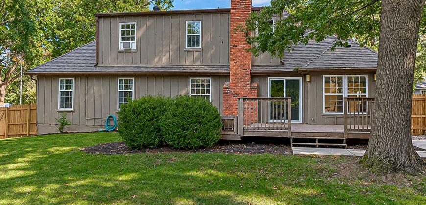 8148 NW Twin Oaks Drive, Kansas City, MO 64151