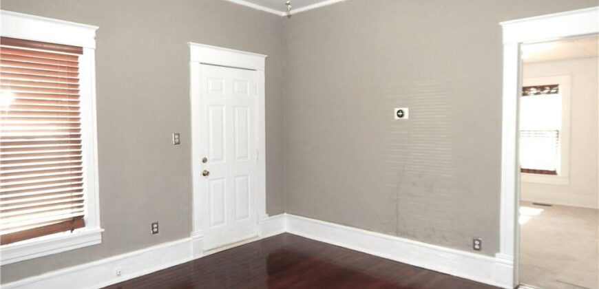452 N WATER Street, Liberty, MO 64068
