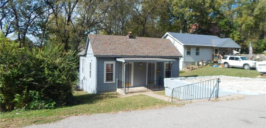 452 N WATER Street, Liberty, MO 64068