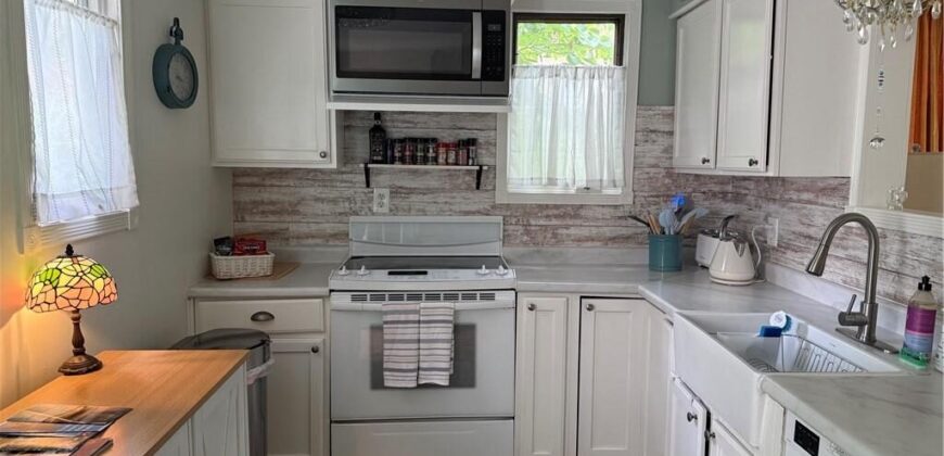 6 W 12th Street, Parkville, MO 64152