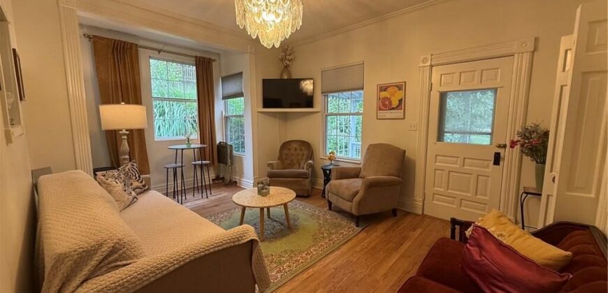 6 W 12th Street, Parkville, MO 64152