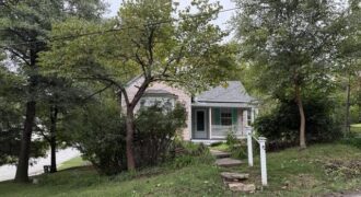 6 W 12th Street, Parkville, MO 64152