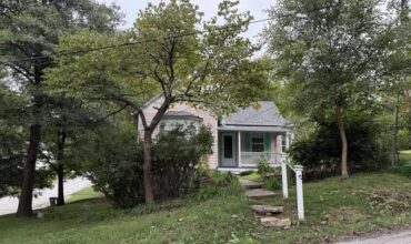 6 W 12th Street, Parkville, MO 64152