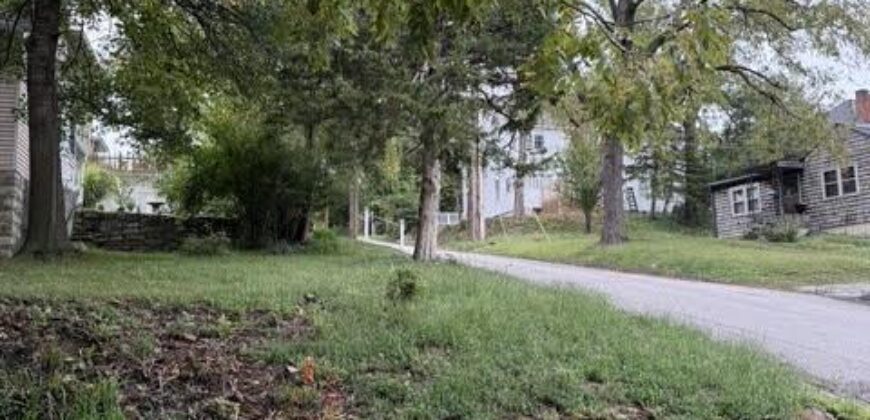 6 W 12th Street, Parkville, MO 64152