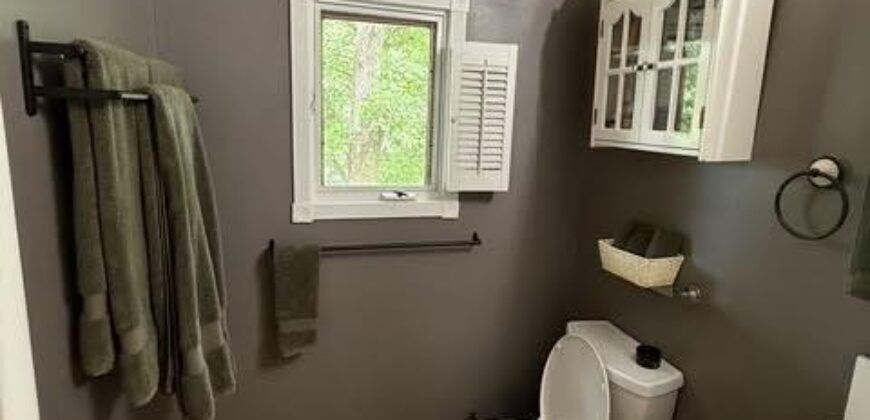 6 W 12th Street, Parkville, MO 64152