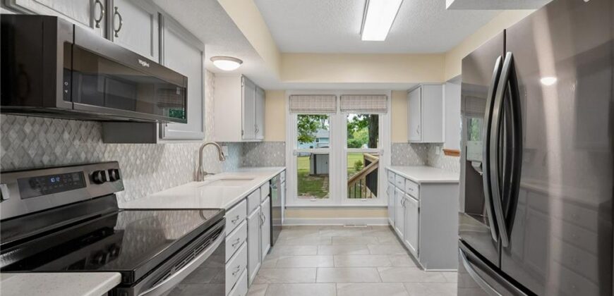 7 NE 80th Street, Kansas City, MO 64118