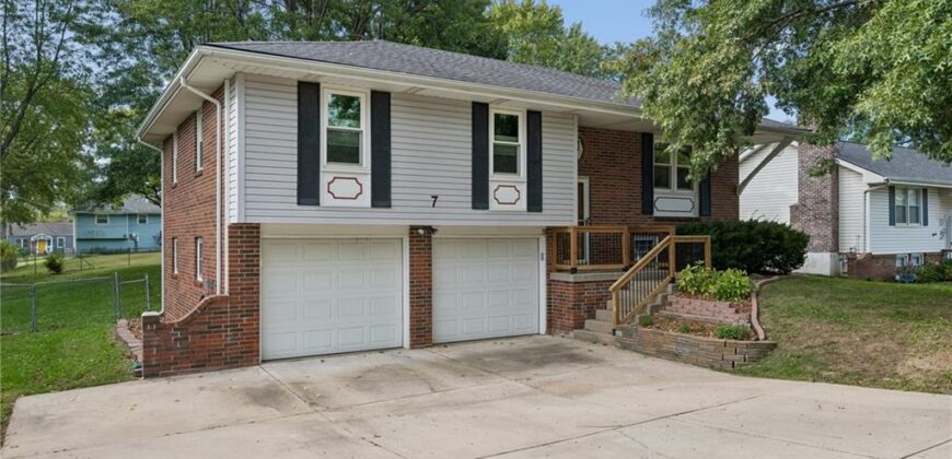 7 NE 80th Street, Kansas City, MO 64118