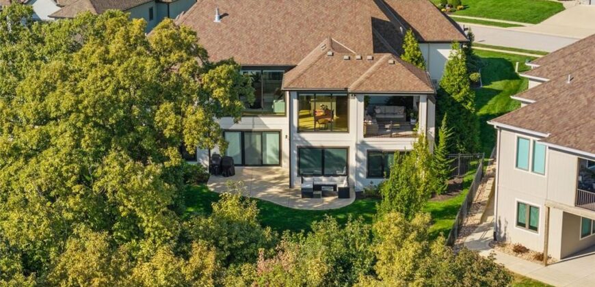 2351 NW Riverview Drive, Riverside, MO 64150