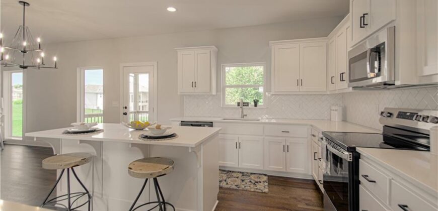 1105 Halle Drive, Kearney, MO 64060