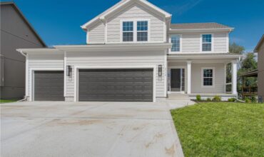 1105 Halle Drive, Kearney, MO 64060