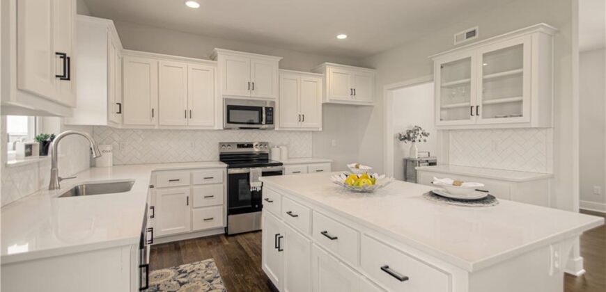 1105 Halle Drive, Kearney, MO 64060