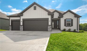 9913 N North Manning Avenue, Kansas City, MO 64157