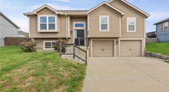 502 193rd Street, Smithville, MO 64089