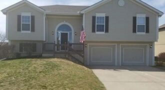 10924 N Marsh Avenue, Kansas City, MO 64157