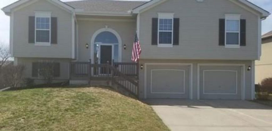 10924 N Marsh Avenue, Kansas City, MO 64157