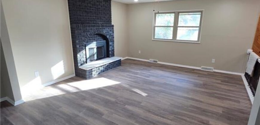 11144 N Kenwood Avenue, Kansas City, MO 64155