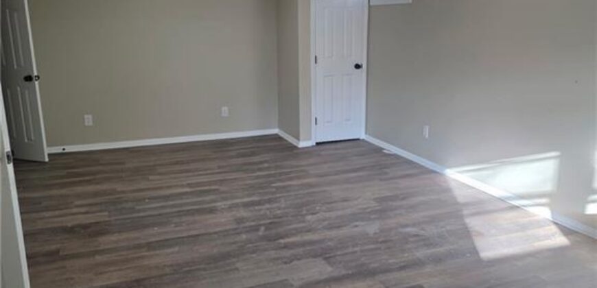 11144 N Kenwood Avenue, Kansas City, MO 64155