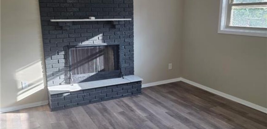 11144 N Kenwood Avenue, Kansas City, MO 64155
