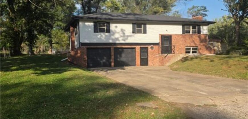 11144 N Kenwood Avenue, Kansas City, MO 64155