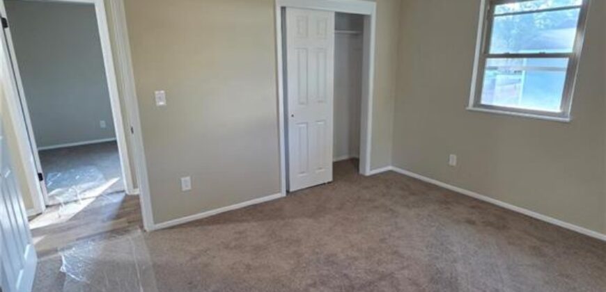 11144 N Kenwood Avenue, Kansas City, MO 64155