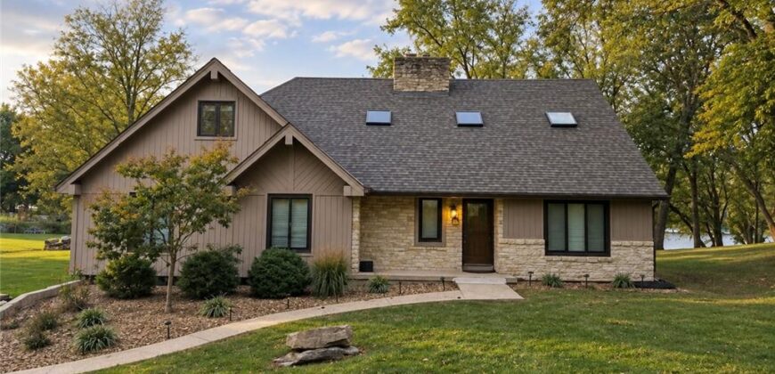 8311 NW Hillside Drive, Weatherby Lake, MO 64152
