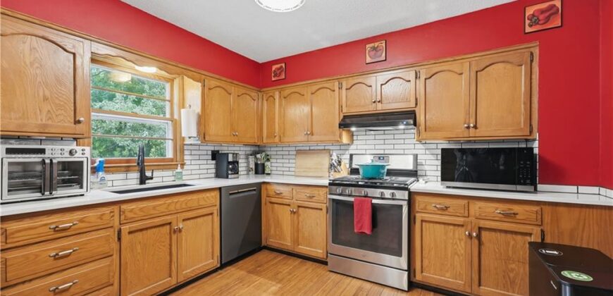 8024 NW Cadwallader Road, Kansas City, MO 64152