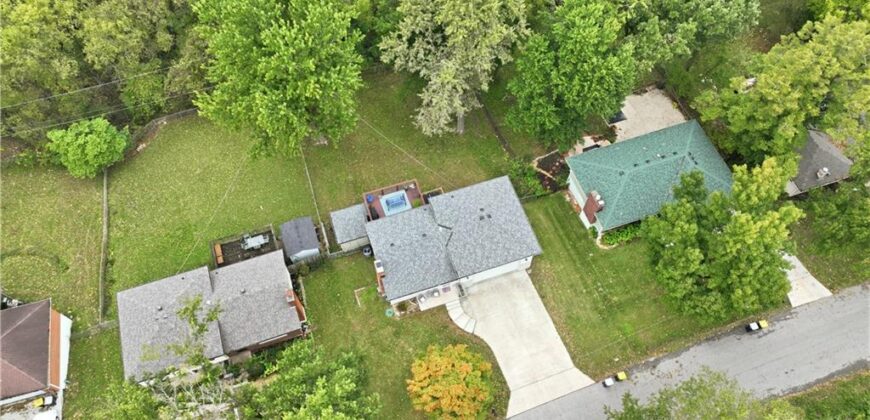 8024 NW Cadwallader Road, Kansas City, MO 64152
