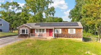 1300 NE SHADY LANE Drive, Gladstone, MO 64118